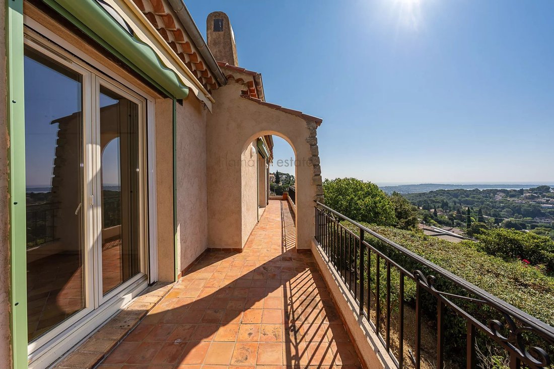 House in Brusquet-Retenaou-Devens, Vallauris, France 4 - 18590471