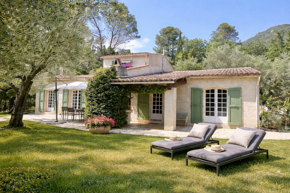 Villa in Tourrettes-sur-Loup, Provence-Alpes-Côte d'Azur, France 1 - 18592512