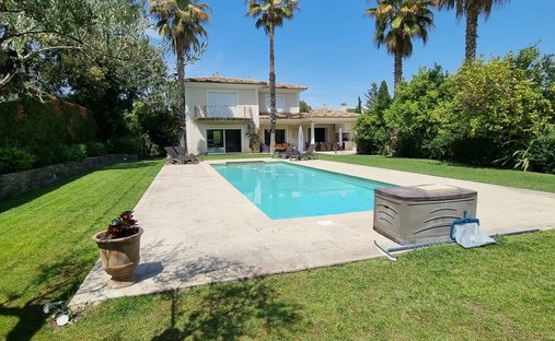 Villa a Valescure-Vaulongue-Clair Bois-Vallon Suveret, Saint-Raphaël, Francia 1