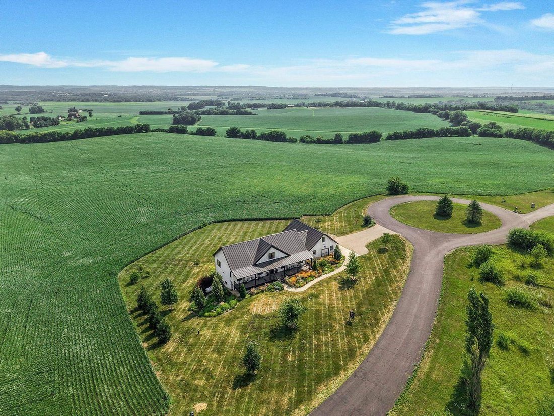 House in Montrose, Wisconsin, United States 2 - 18591516