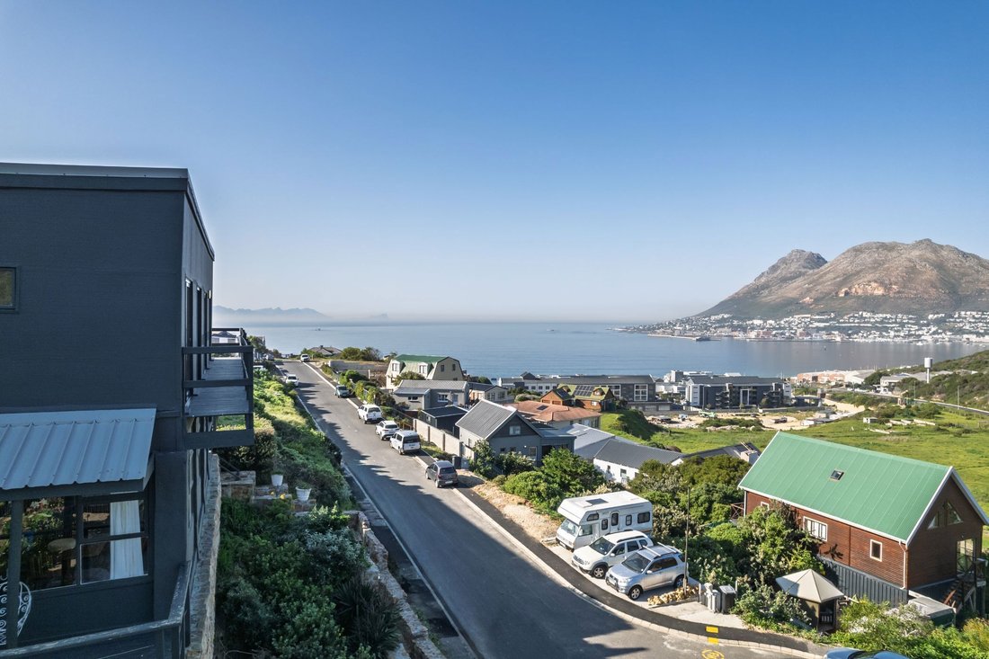 House in Glencairn, Cape Town, Western Cape 3 - 18591254