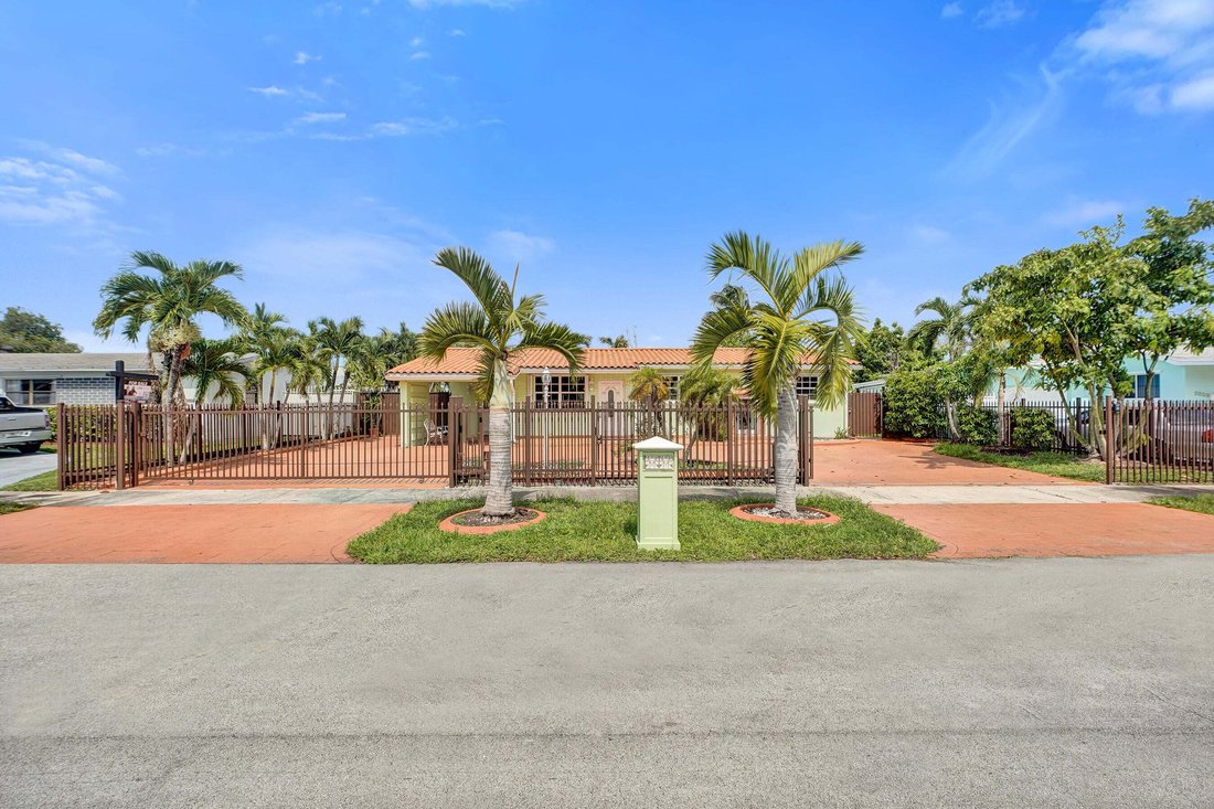 House in Miami, Florida, United States 3 - 18592203