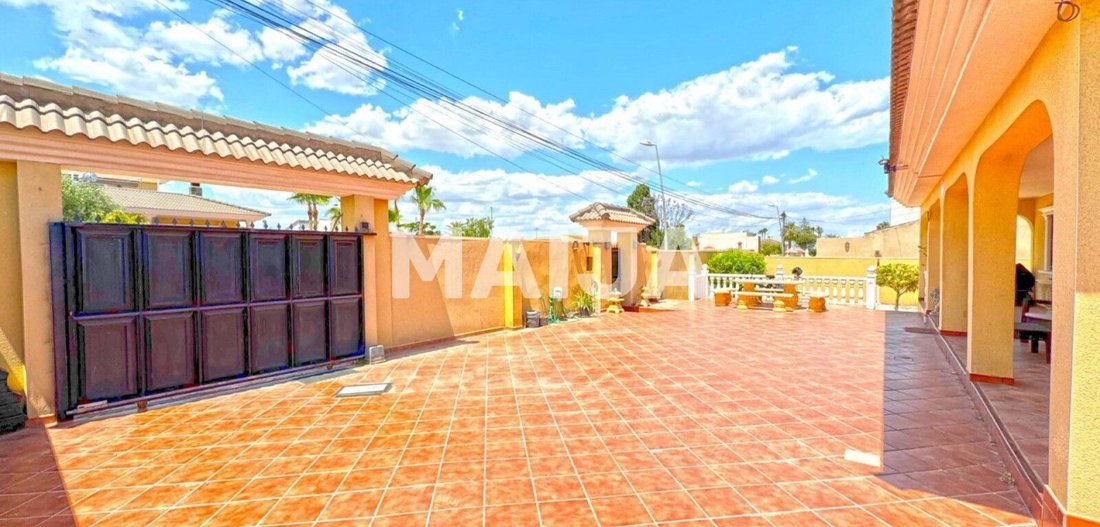 Villa in Torrevieja, Valencian Community, Spain 4 - 18591123