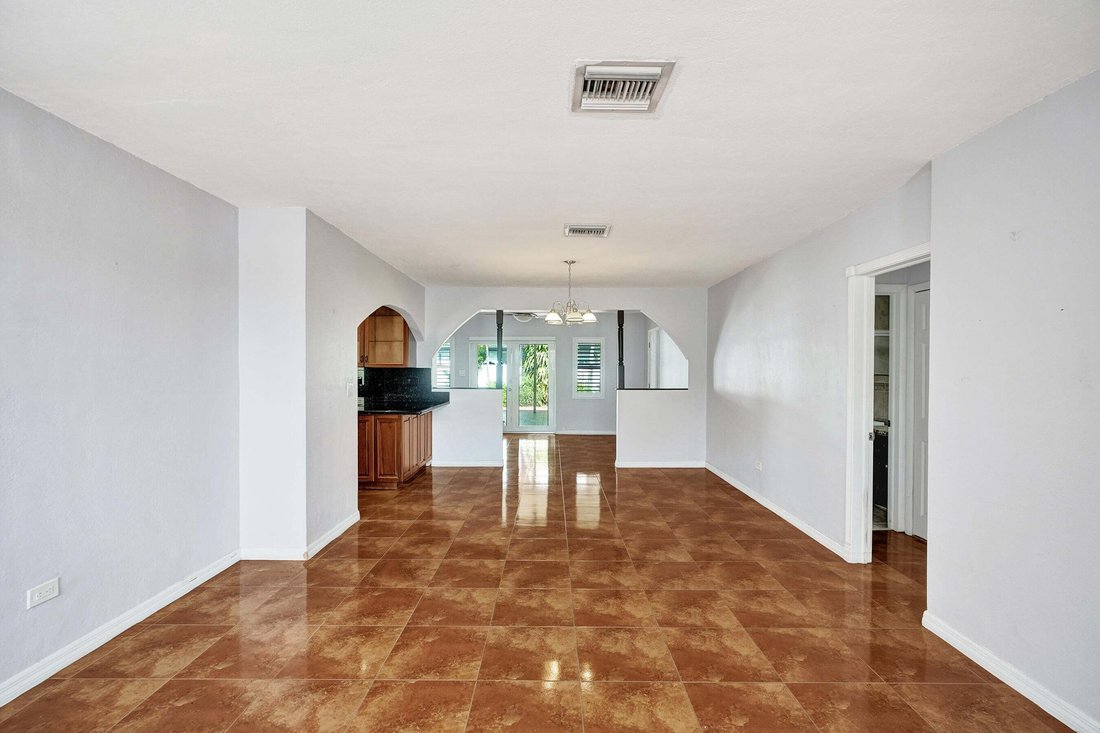House in Miami, Florida, United States 5 - 18592203