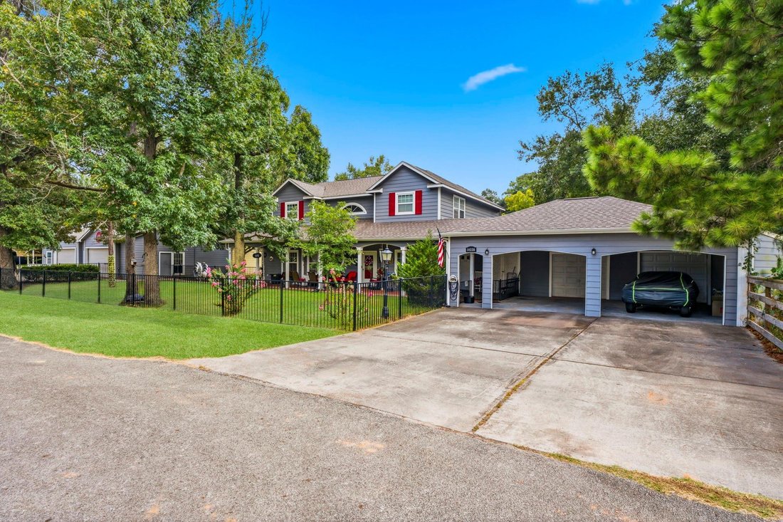 House in Conroe, Texas, United States 3 - 18592708