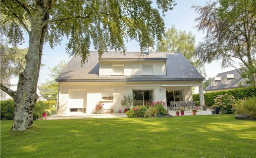 Villa in La Dezière-L'Etang, Avrillé, France 1