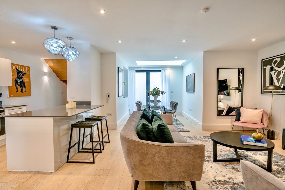 Condo in WC2, Westminster, England 5 - 18590488