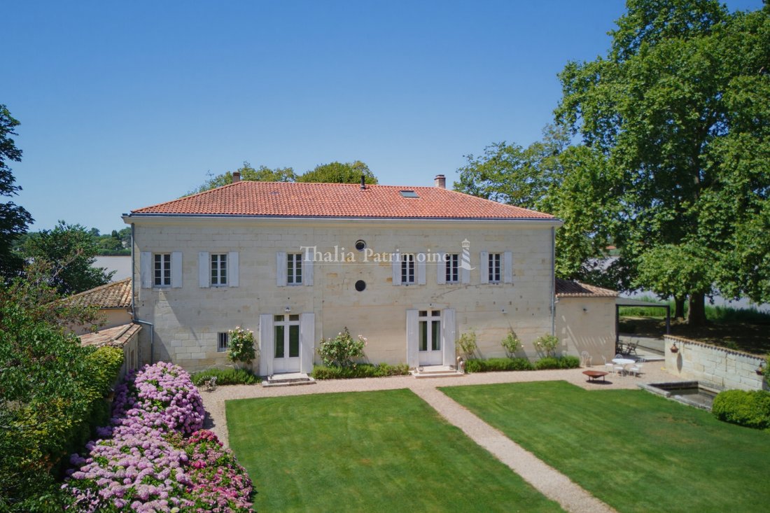 Castle in Libourne, Nouvelle-Aquitaine, France 1 - 18302170