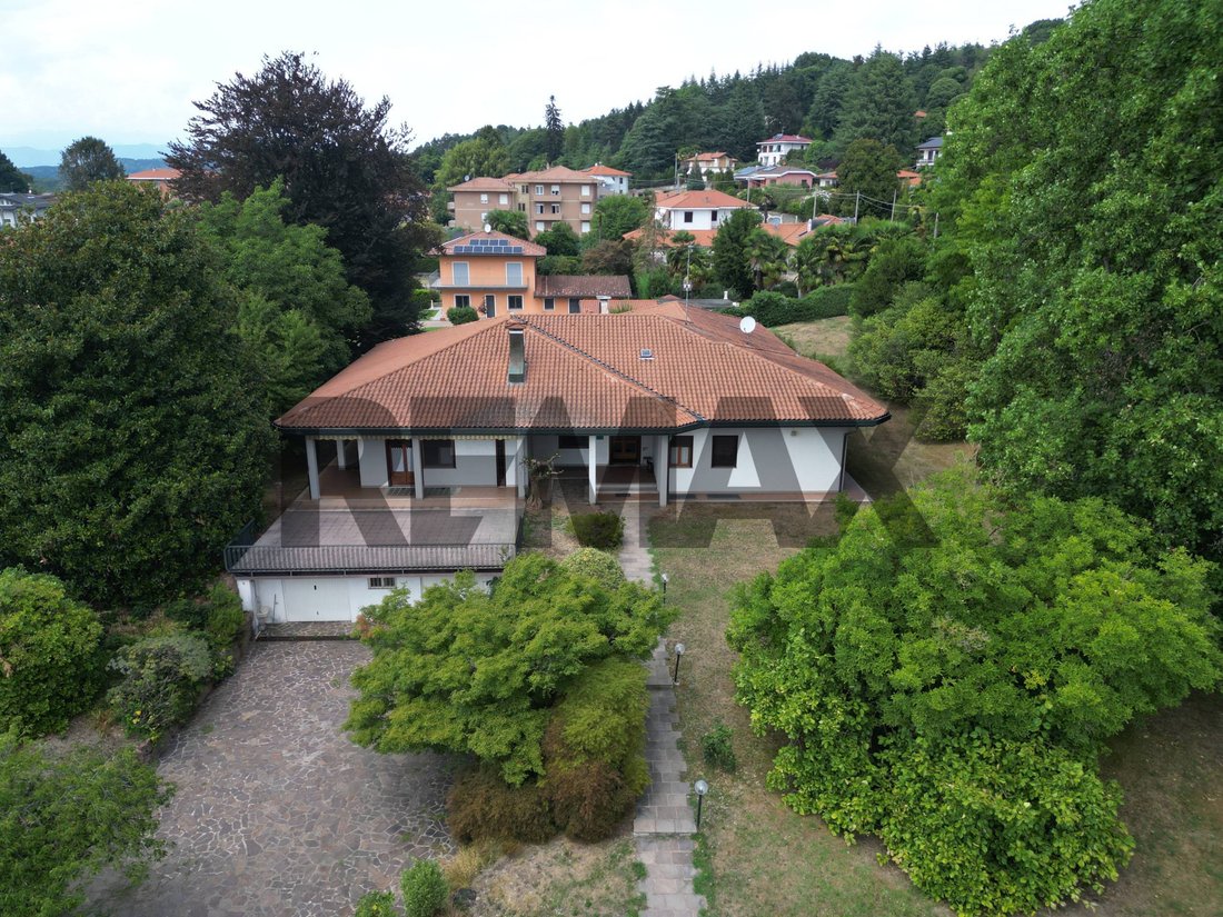 Villa à Vergiate, Lombardie, Italie 1 - 18593643