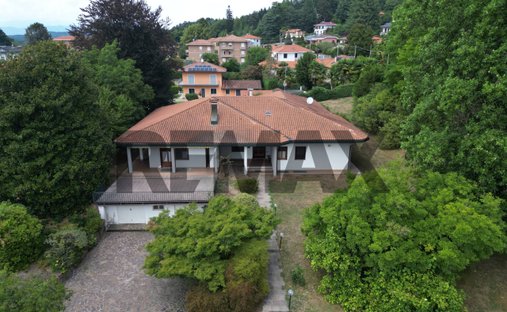 Villa in Vergiate, Lombardy, Italy 1
