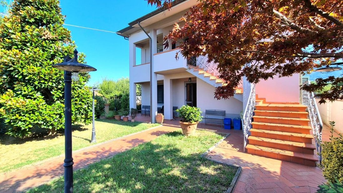 Villa in Historic Center, Lucca, Tuscany 1 - 18591038
