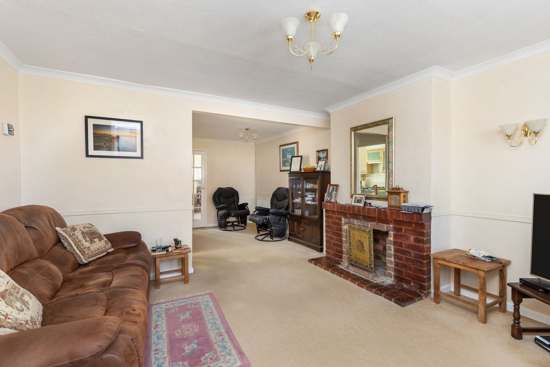 House in Horsham, England 3 - 18590275