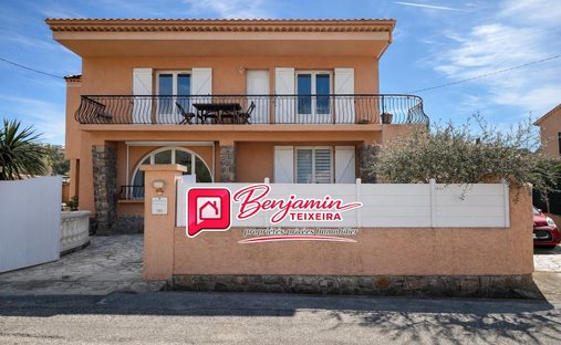 Villa in Estérel Plage-Logis de l'Aspé-Péguière, Saint-Raphaël, France 1