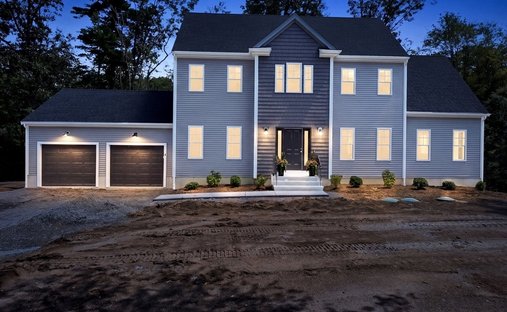 House in Douglas, Massachusetts, United States 1