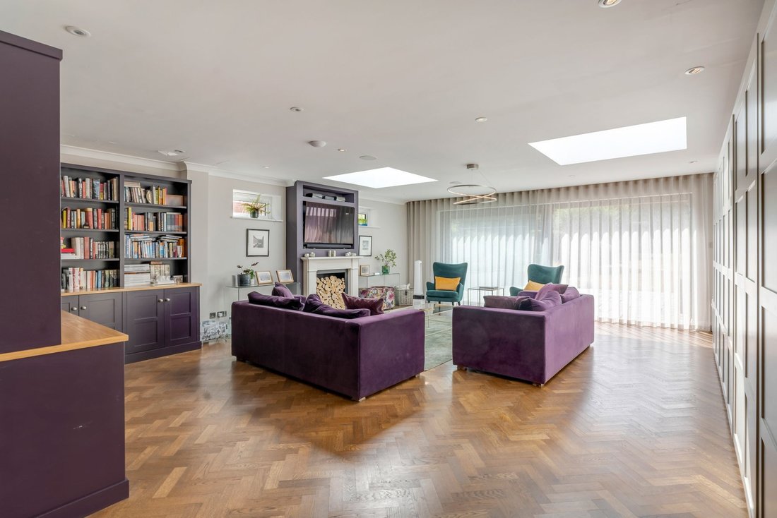 House in London Borough of Sutton, England 2 - 18588957
