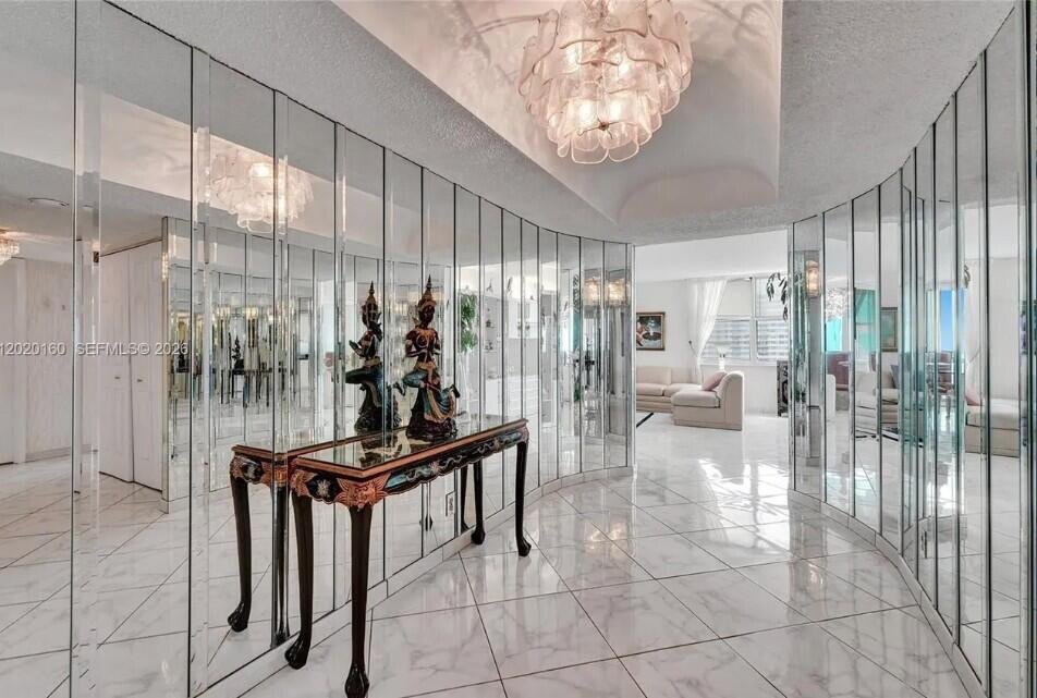 Condo in Hallandale Beach, Florida, United States 4 - 18592206