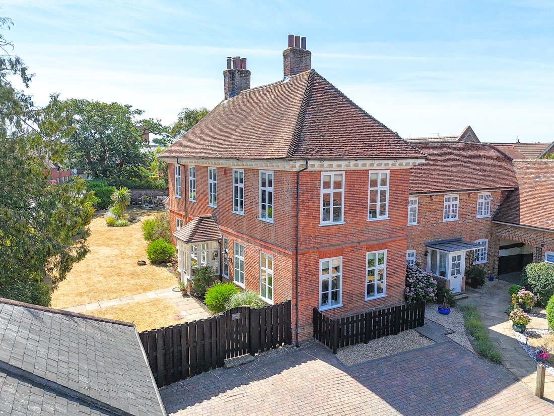 House in New Milton, England 1 - 17488315
