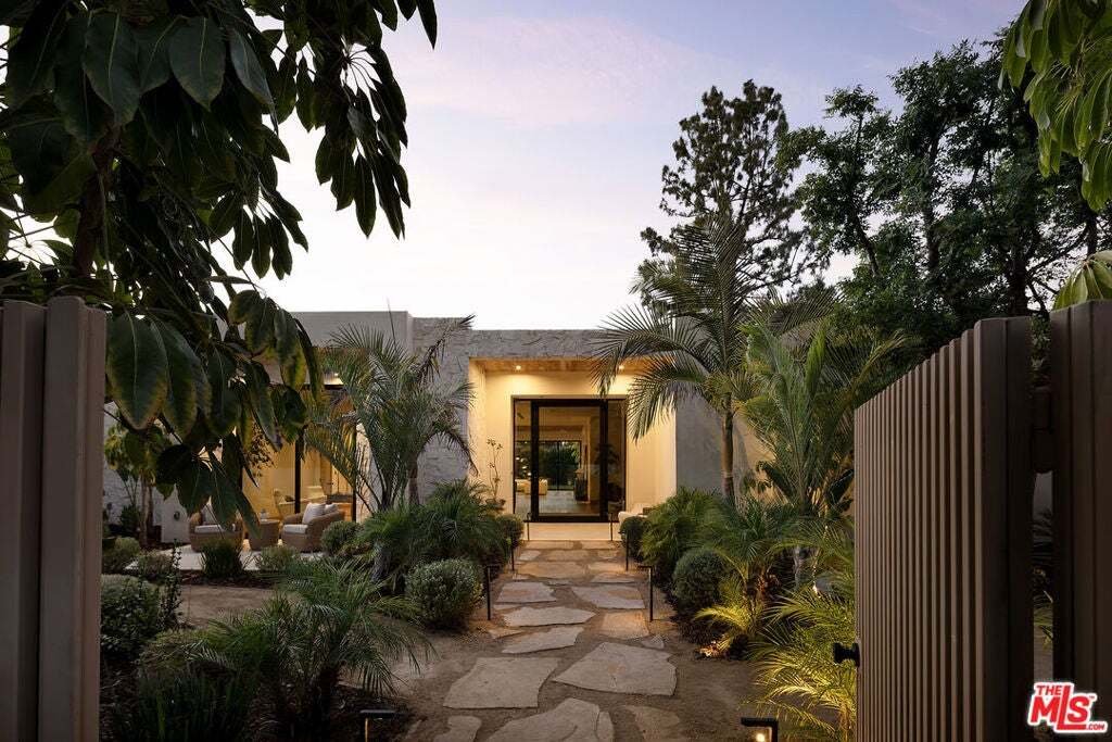 House in Los Angeles, California, United States 3 - 18591057