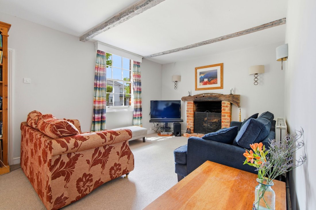 House in Winkfield, England 4 - 18588994