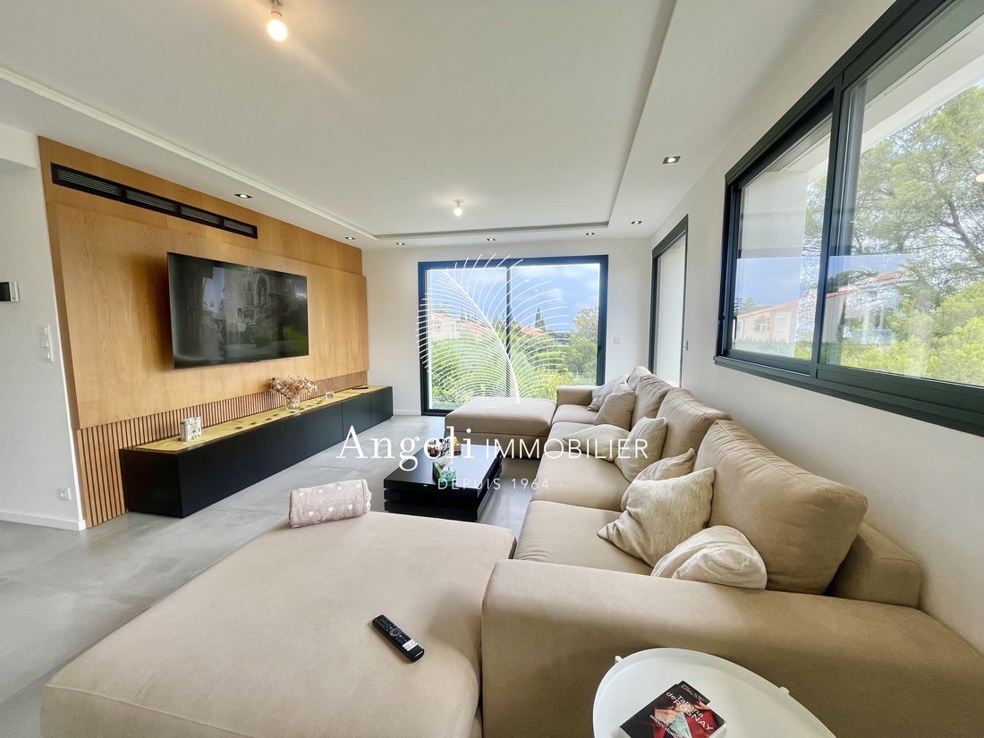 Villa in Frejus, Provence-Alpes-Côte d'Azur, France 4 - 18592672