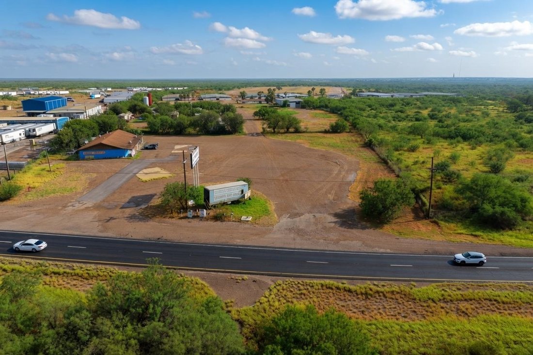 Land in Laredo, Texas, United States 1 - 18589292