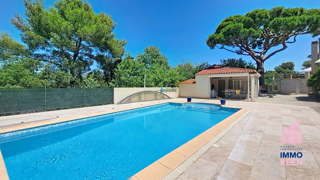 Villa in Coste Chaude-Mauveou, La Seyne-sur-Mer, France 2 - 18593924