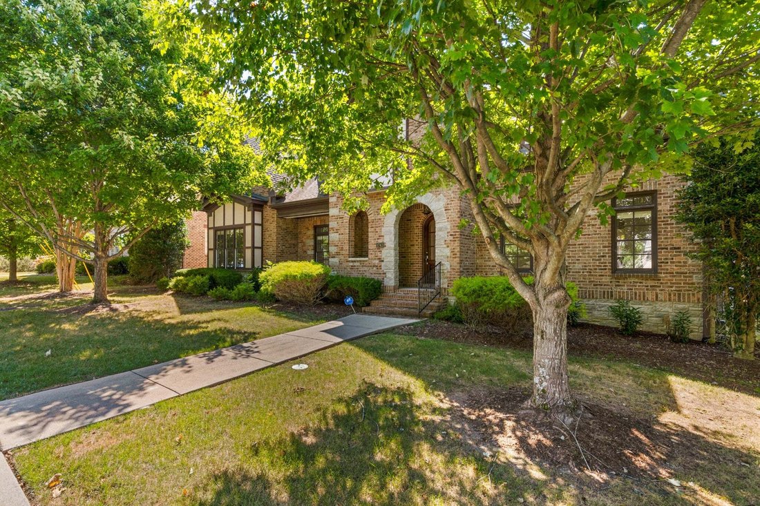 House in Forest Hills, Tennessee, United States 4 - 18589426