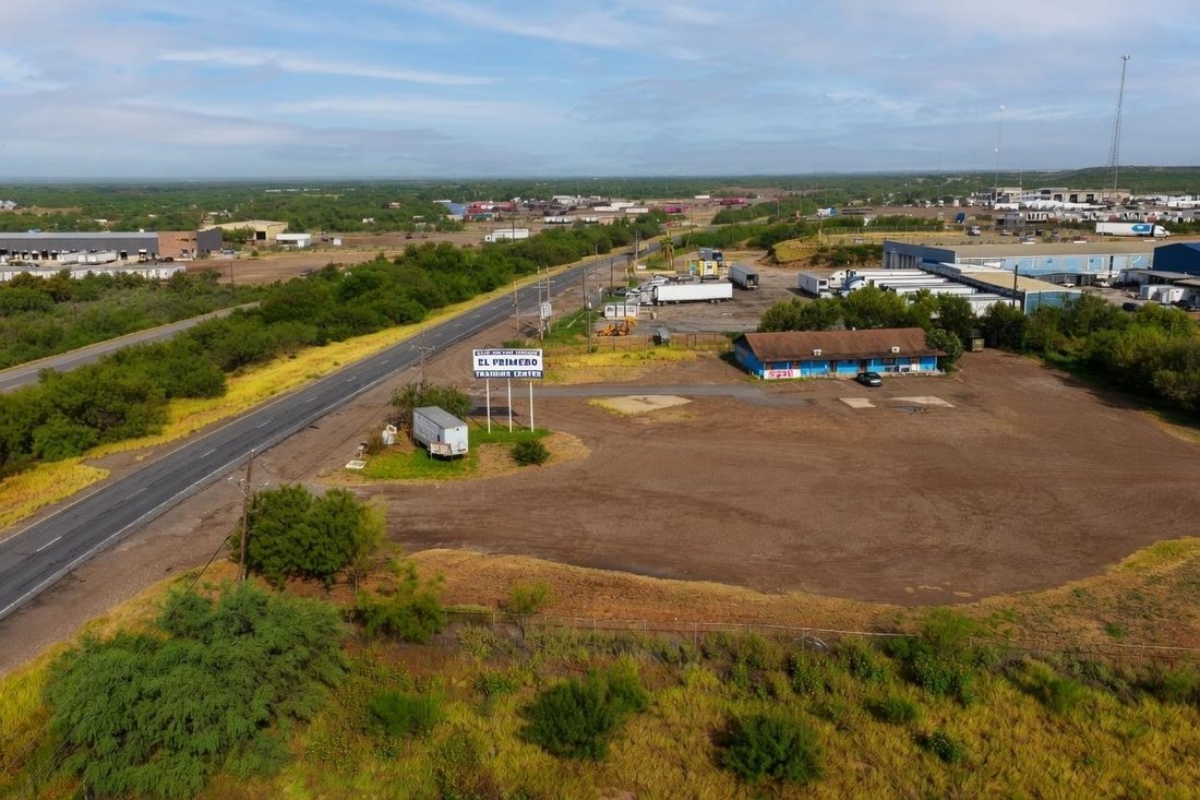 Land in Laredo, Texas, United States 4 - 18589292