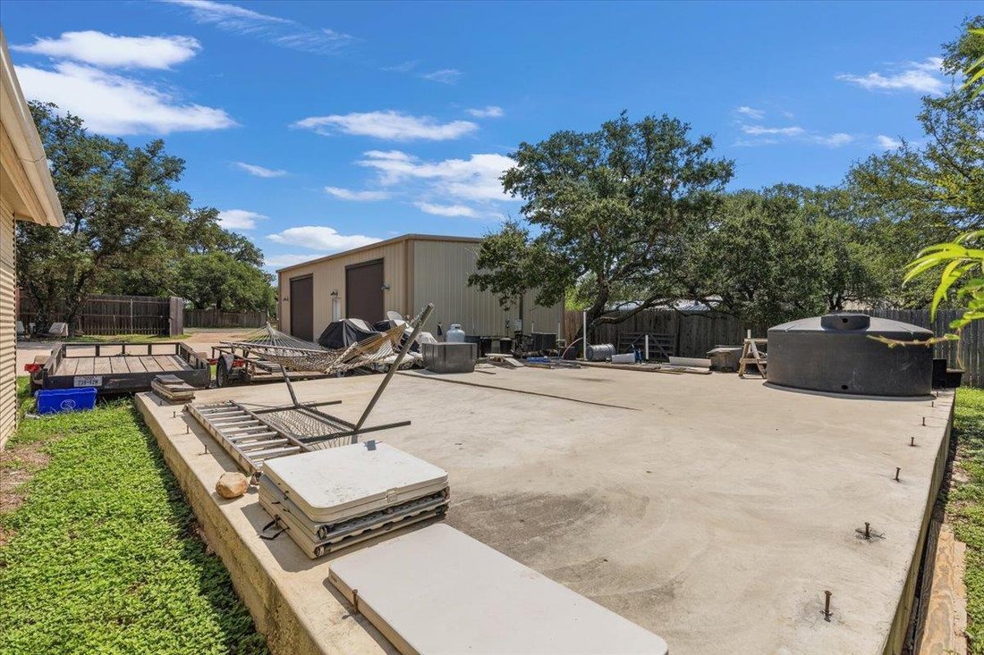 House in Spicewood, Texas, United States 5 - 18592168