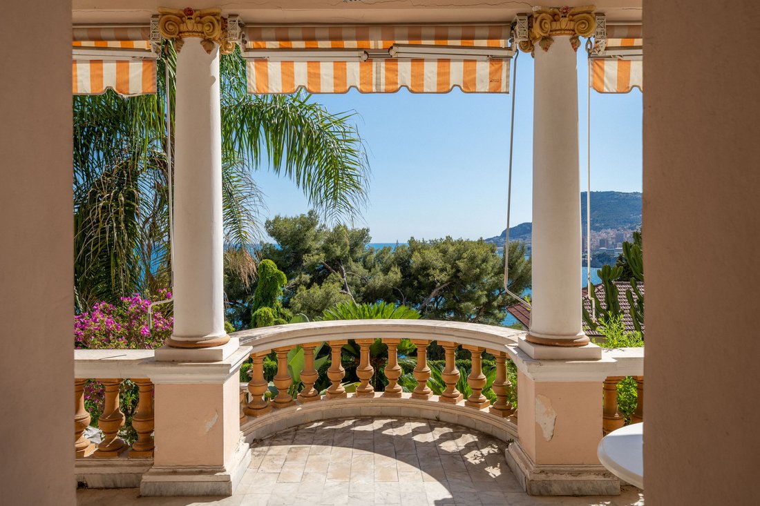 Villa in Village-Cros de Caste-Coupiere-Mont Gros, Roquebrune-Cap-Martin, France 2 - 18565917