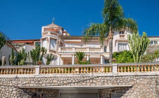 Villa in Village-Cros de Caste-Coupiere-Mont Gros, Roquebrune-Cap-Martin, France 1