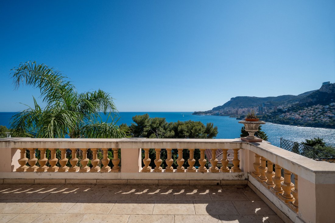Villa in Village-Cros de Caste-Coupiere-Mont Gros, Roquebrune-Cap-Martin, France 3 - 18565917