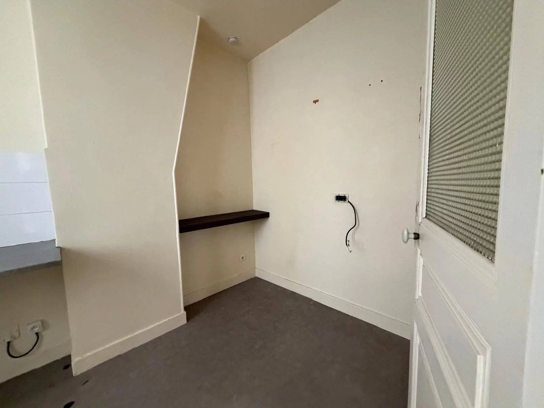 Apartment in Saint Lambert, Paris 15e Arrondissement, Paris 4 - 18330201
