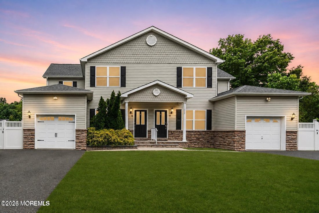 House in Manalapan Township, New Jersey, United States 1 - 18594111