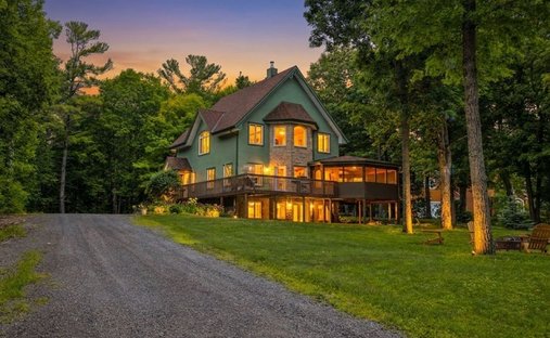 Haus in Gatineau, Québec, Kanada 1