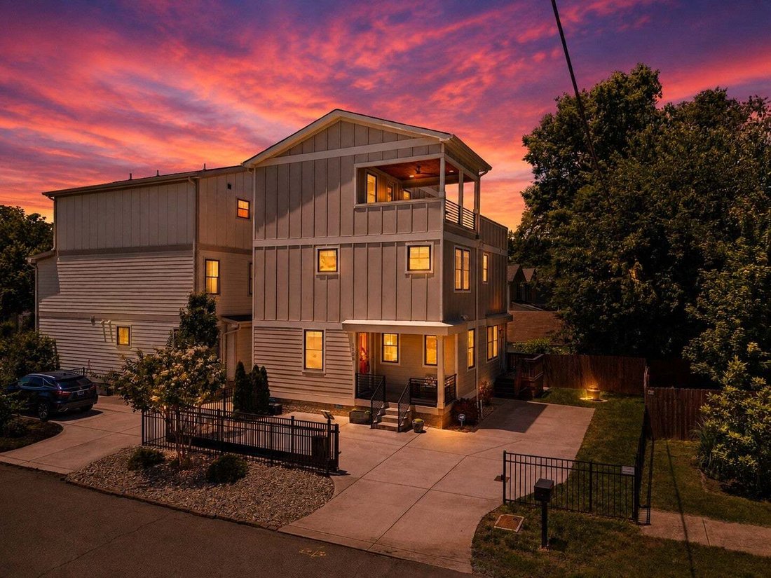 Co Op in Nashville, Tennessee, United States 1 - 18594469