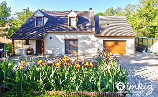 House in Coteaux-Felifeu, Argenteuil, France 1