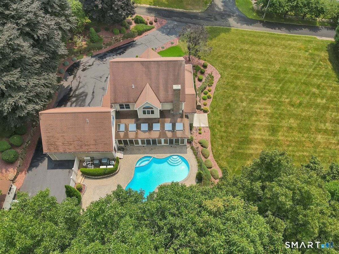House in Southington, Connecticut, United States 4 - 18594256