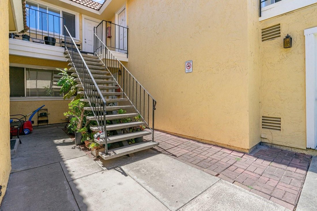 Santa Clara, California, United States 3 - 18594228
