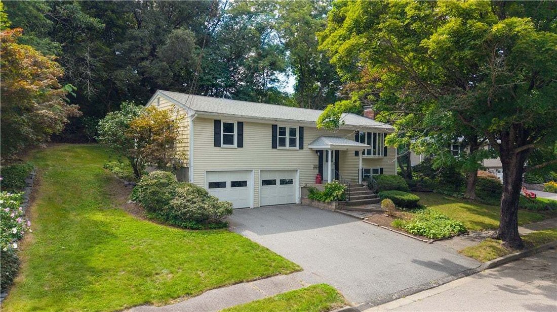 House in Warwick, Rhode Island, United States 4 - 18594155
