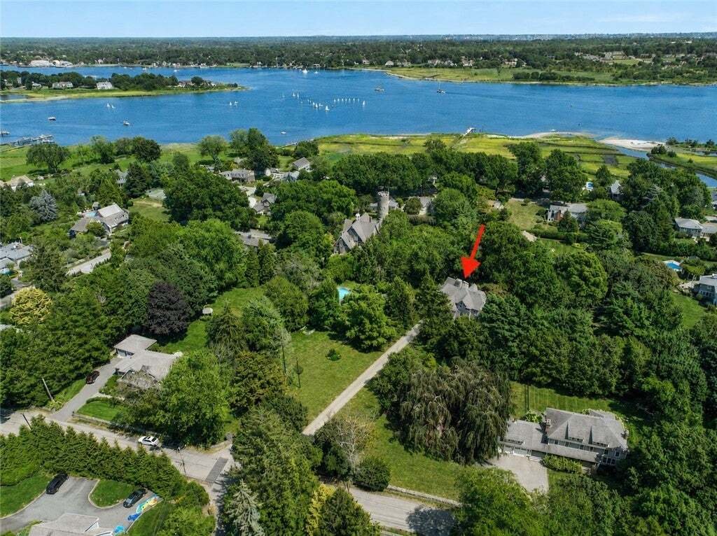 House in Barrington, Rhode Island, United States 2 - 18594153
