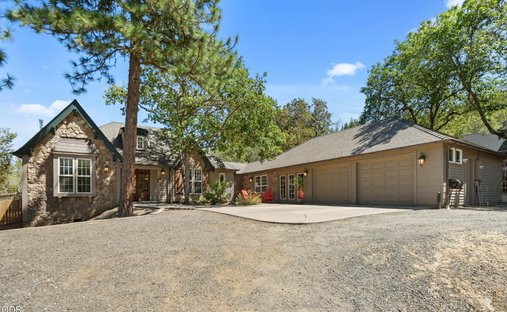 House in Applegate, Oregon, United States 1
