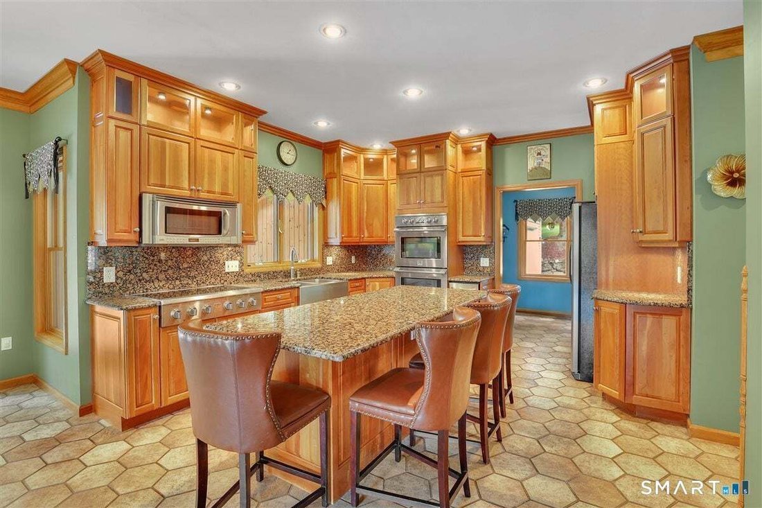 House in Southington, Connecticut, United States 5 - 18594256