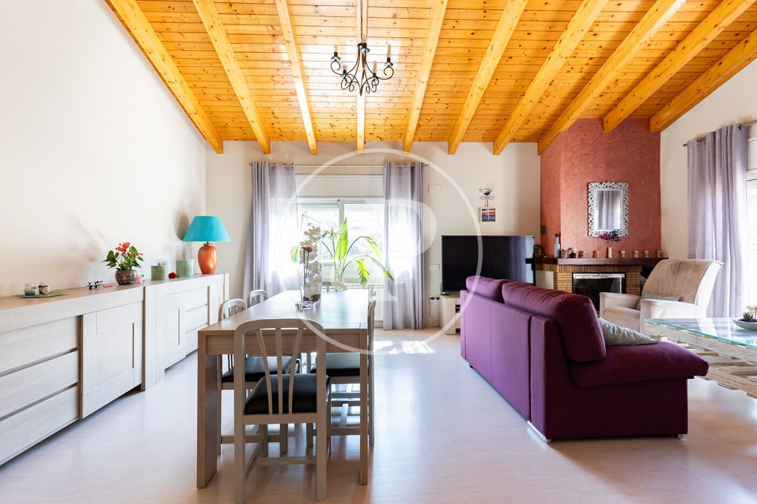 Villa en Rubí, Cataluña, España 4 - 18595072