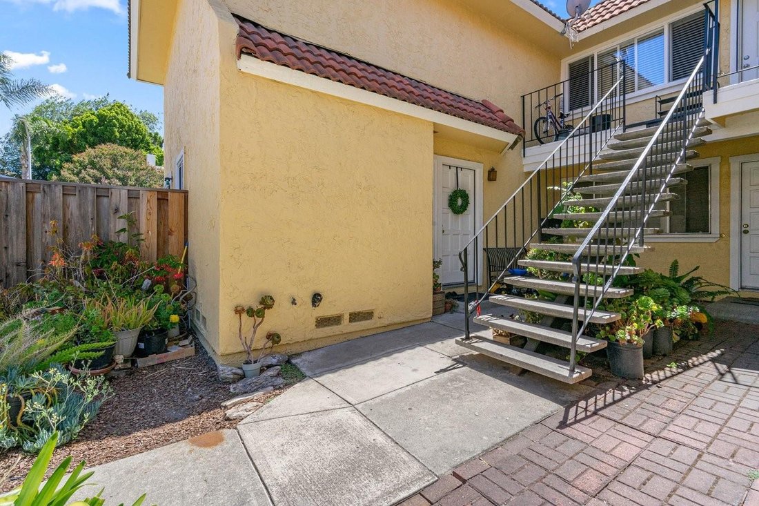 Santa Clara, California, United States 2 - 18594228