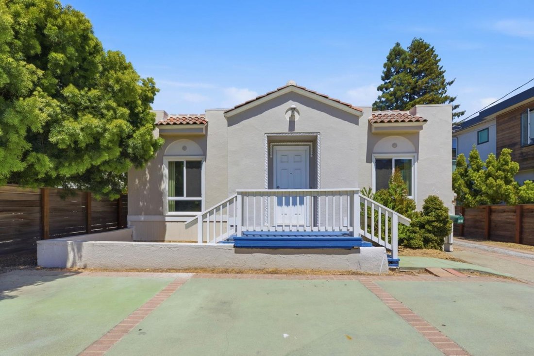 San Mateo, California, United States 2 - 18594220