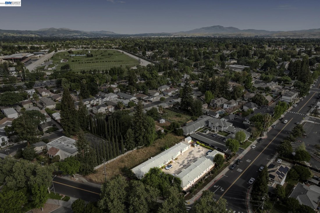 Pleasanton, California, United States 1 - 18594277