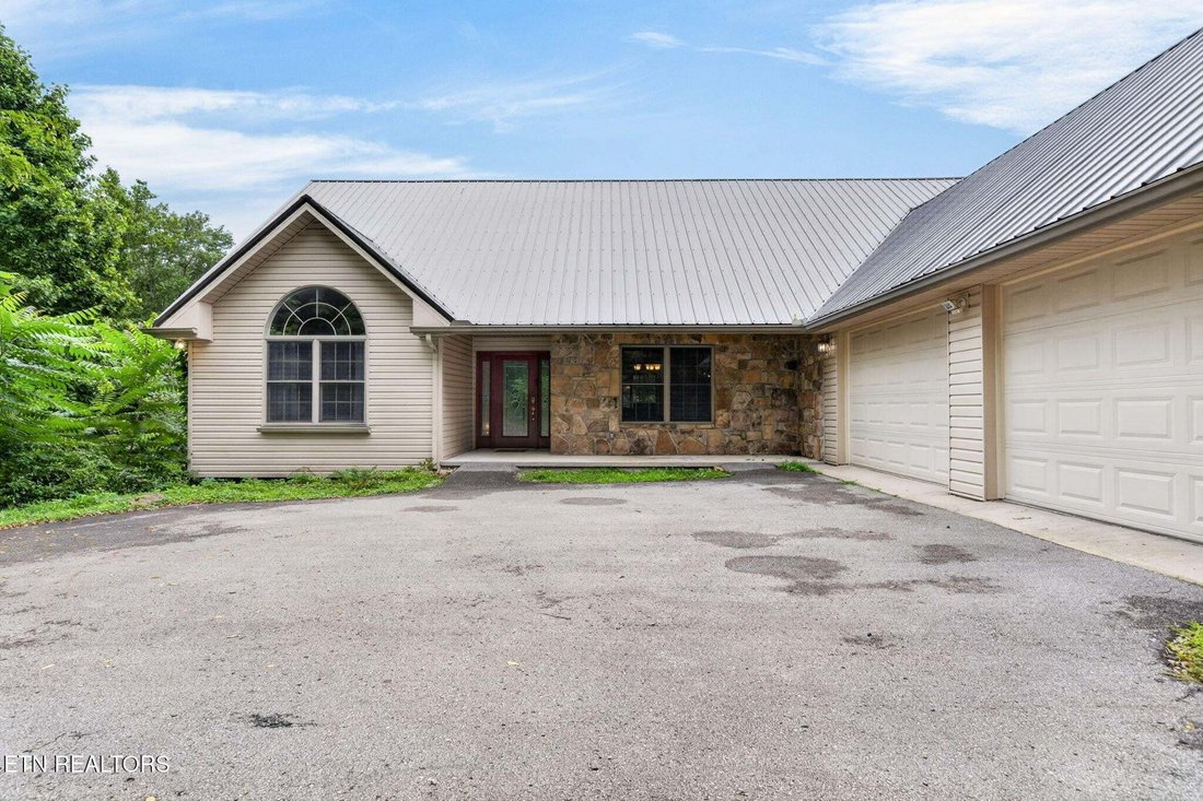 House in Monterey, Tennessee, United States 3 - 18594489