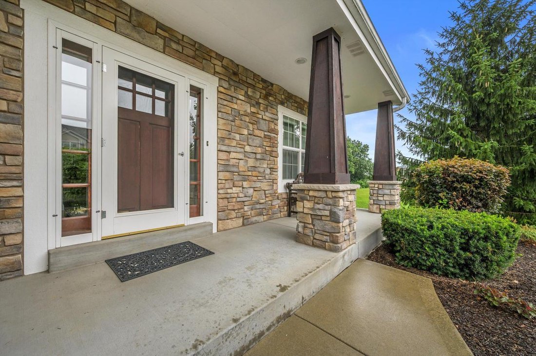 House in Waukesha, Wisconsin, United States 4 - 18594146