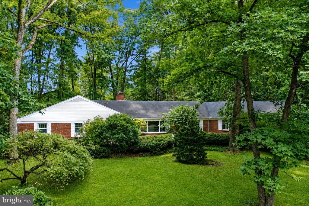 House in Park Forest Village, Pennsylvania, United States 1 - 18594412